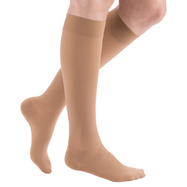 mediven plus CCL2 AD Kompressionsstrümpfe kurz (34-38 cm) mit Trikotabschlussrand 1 mediven plus CCL2 AD Kompressionsstrümpfe kurz (34-38 cm) mit Trikotabschlussrand