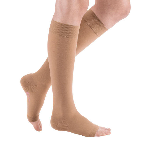 mediven plus CCL1 AD Kompressionsstrümpfe kurz ohne Fußspitze mit Trikotabschlussrand 1 mediven plus CCL1 AD Kompressionsstrümpfe kurz ohne Fußspitze mit Trikotabschlussrand