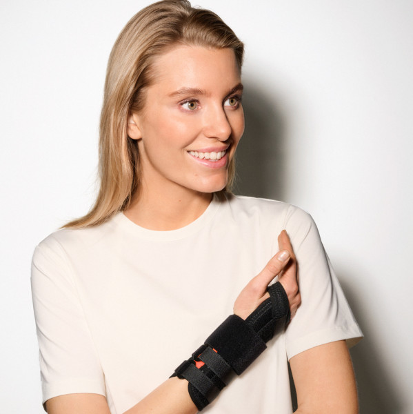 Sporlastic Manu-Hit Classic schwarz Handgelenkbandage 18cm 1 Sporlastic Manu-Hit Classic schwarz Handgelenkbandage 18cm